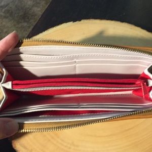 Dooney & Bourke Bags - Dooney & Bourke Wallet Dooney & Bourke Bags - Dooney & Bourke Wallet